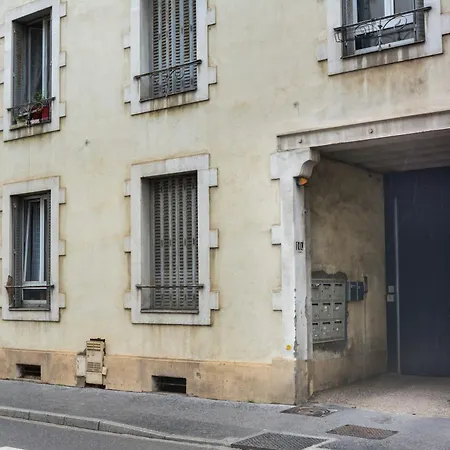 L'indépendant De La Rue Du Tapis - Appt *